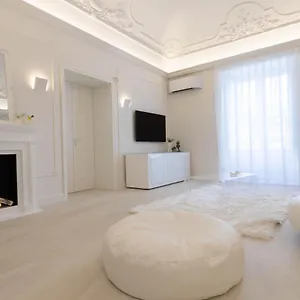 anais-luxury-apartment-catania-centro.catania-hotels.net/